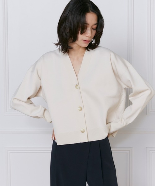 INED（イネド）の「TCストレッチ スムースカーディガン（カーディガン/ボレロ・レディース・ベージュ/オフホワイト/ブルー・9号）」の3枚目の写真