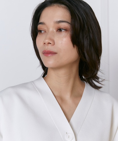 INED（イネド）の「TCストレッチ スムースカーディガン（カーディガン/ボレロ・レディース・ベージュ/オフホワイト/ブルー・9号）」の14枚目の写真