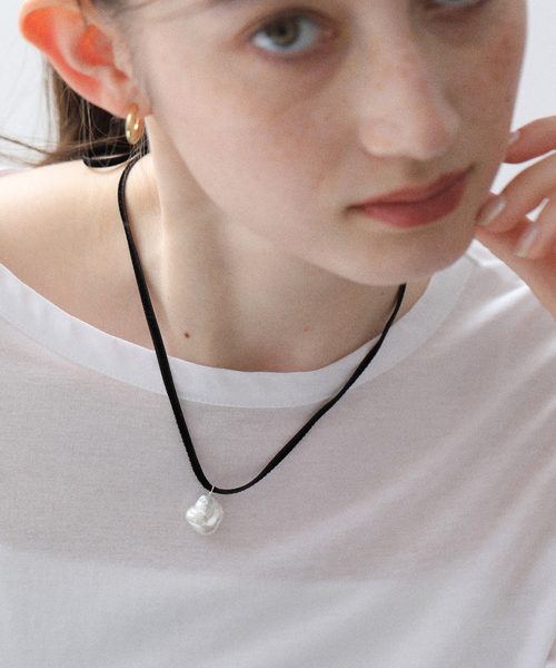 La TOTALITE（ラトータリテ）の「【ル ボンボン/LES BONBON】liberty pearl necklace（ネックレス・レディース・ブラック/チャコールグレー・FREE）」の10枚目の写真
