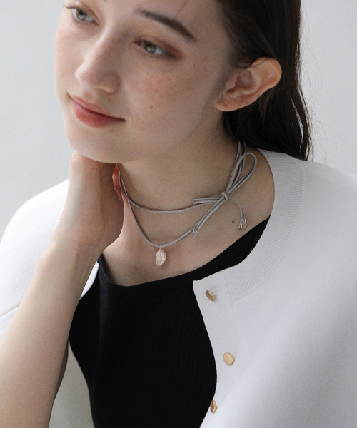 La TOTALITE（ラトータリテ）の「【ル ボンボン/LES BONBON】liberty pearl necklace（ネックレス・レディース・ブラック/チャコールグレー・FREE）」の12枚目の写真