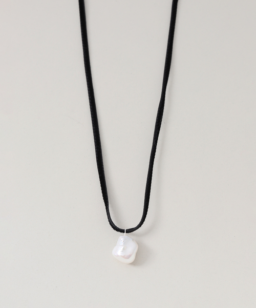 La TOTALITE（ラトータリテ）の「【ル ボンボン/LES BONBON】liberty pearl necklace（ネックレス・レディース・ブラック/チャコールグレー・FREE）」の13枚目の写真