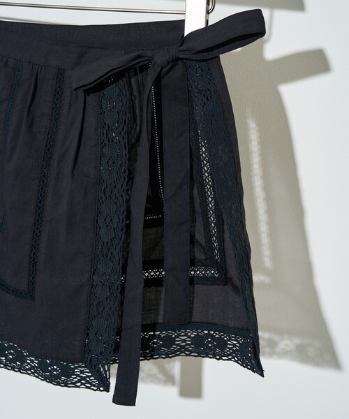 FREAK'S STORE（フリークスストア）の「インド レースラップエプロン（スカート・レディース・オフホワイト/ブラック・ﾌﾘ-）」の4枚目の写真