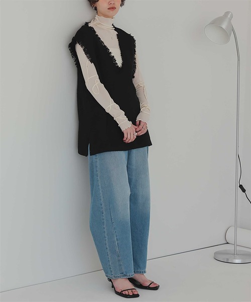 titivate(ティティベイト)の「袖コード刺繍ハイネックプルオーバー(Tシャツ/カットソー・レディース・チャコール/ブルー/アイボリー・M)」の12枚目の写真