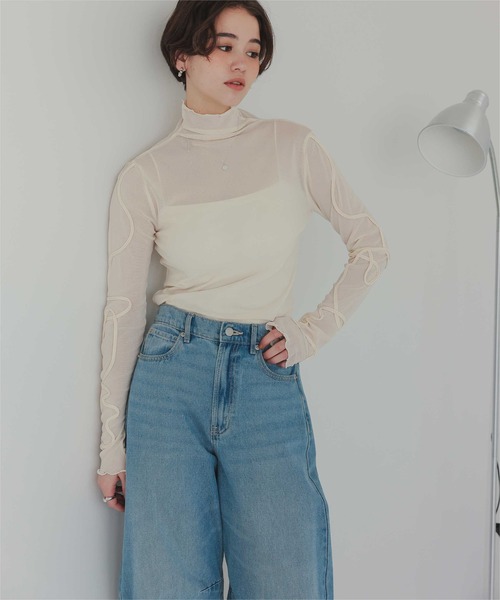titivate(ティティベイト)の「袖コード刺繍ハイネックプルオーバー(Tシャツ/カットソー・レディース・チャコール/ブルー/アイボリー・M)」の17枚目の写真