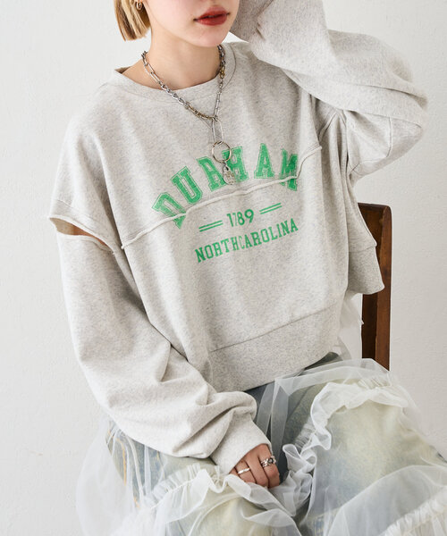 w closet（ダブルクローゼット）の「肩スリットロゴスウェット（Tシャツ/カットソー・レディース・ピンク/チャコールグレー/アイボリー・FREE）」の4枚目の写真