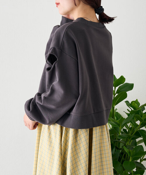 w closet（ダブルクローゼット）の「肩スリットロゴスウェット（Tシャツ/カットソー・レディース・ピンク/チャコールグレー/アイボリー・FREE）」の18枚目の写真
