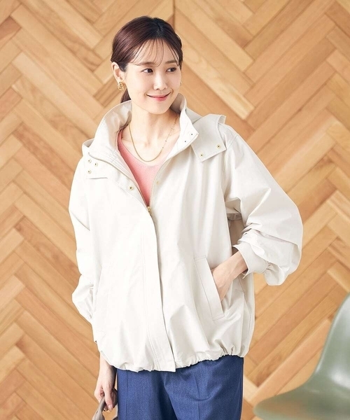 a.v.v（アーヴェヴェ）の「【2WAY/微撥水】フード付きスタンドカラージャケット（ブルゾン・レディース・アイボリー/ネイビー・42/40/38/34/36）」の16枚目の写真