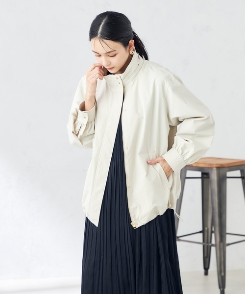 a.v.v（アーヴェヴェ）の「【2WAY/微撥水】フード付きスタンドカラージャケット（ブルゾン・レディース・アイボリー/ネイビー・42/40/38/34/36）」の22枚目の写真