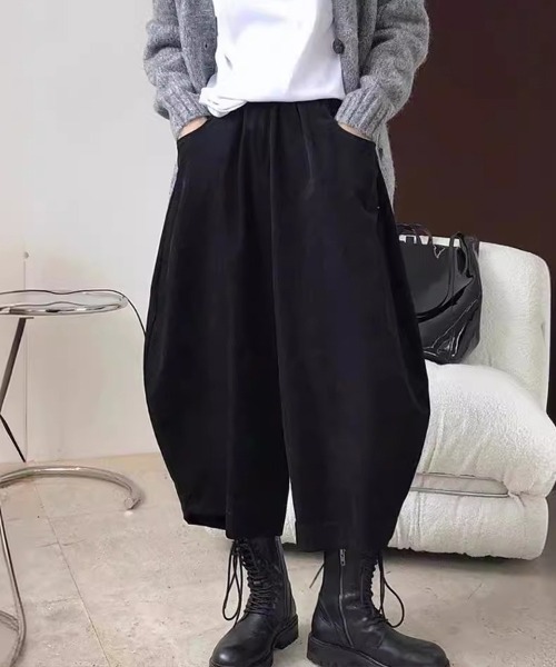 SallyLunn(サリーラン)の「ワイドコクーンパンツ(その他パンツ・レディース・ブラック/アイボリー/ブルー・MEDIUM/LARGE)」の2枚目の写真