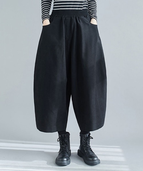 SallyLunn(サリーラン)の「ワイドコクーンパンツ(その他パンツ・レディース・ブラック/アイボリー/ブルー・MEDIUM/LARGE)」の6枚目の写真