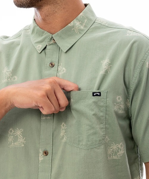 BILLABONG(ビラボン)の「BILLABONG メンズ SUNDAYS MINI SS 半袖シャツ 【2025年春夏モデル】/ビラボン総柄プリント半袖シャツ(シャツ/ブラウス・メンズ・モスグリーン/ブラック/クリーム・X-LARGE/MEDIUM/LARGE)」の4枚目の写真