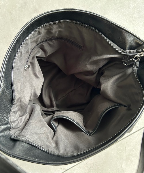 B.R.U（ブル）の「フェイクレザーアウトポケットアクセントショルダーバッグ（ショルダーバッグ・メンズ・ブラック系その他/ブラック・FREE）」の10枚目の写真