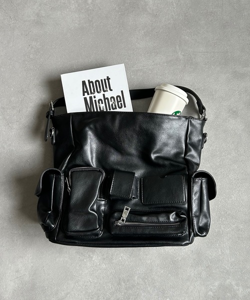 B.R.U（ブル）の「フェイクレザーアウトポケットアクセントショルダーバッグ（ショルダーバッグ・メンズ・ブラック系その他/ブラック・FREE）」の5枚目の写真