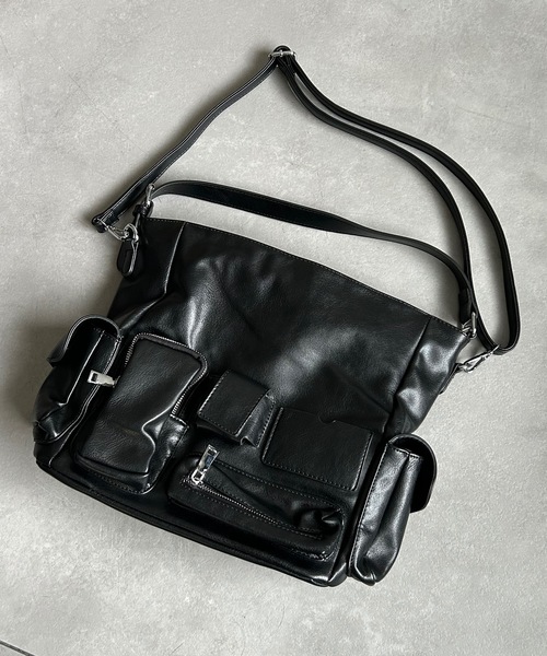 B.R.U（ブル）の「フェイクレザーアウトポケットアクセントショルダーバッグ（ショルダーバッグ・メンズ・ブラック系その他/ブラック・FREE）」の11枚目の写真