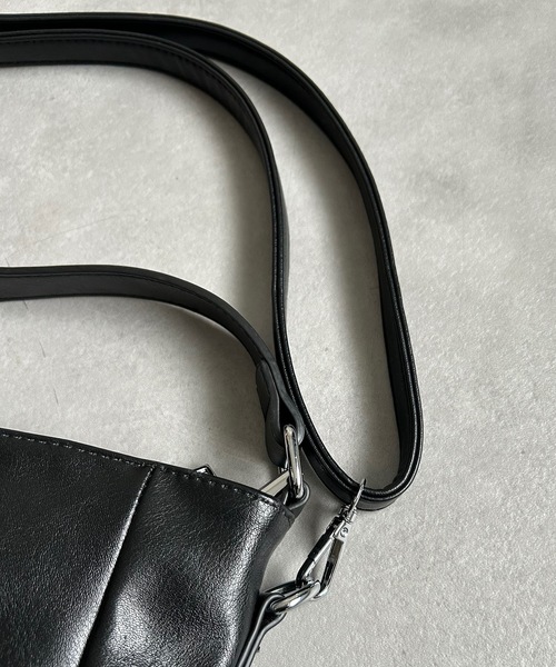 B.R.U（ブル）の「フェイクレザーアウトポケットアクセントショルダーバッグ（ショルダーバッグ・メンズ・ブラック系その他/ブラック・FREE）」の12枚目の写真