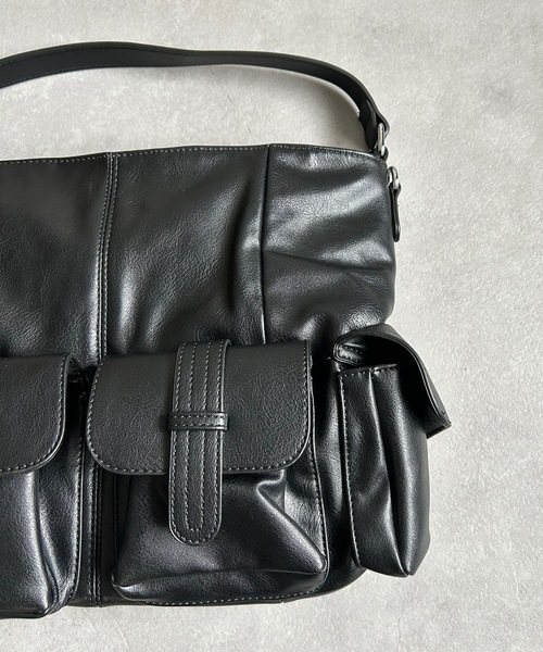B.R.U（ブル）の「フェイクレザーアウトポケットアクセントショルダーバッグ（ショルダーバッグ・メンズ・ブラック系その他/ブラック・FREE）」の16枚目の写真