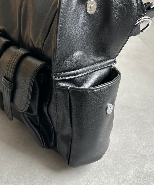 B.R.U（ブル）の「フェイクレザーアウトポケットアクセントショルダーバッグ（ショルダーバッグ・メンズ・ブラック系その他/ブラック・FREE）」の17枚目の写真