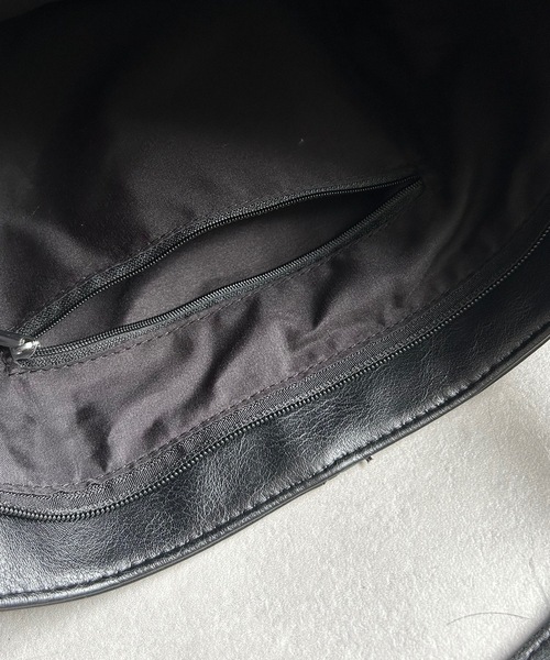 B.R.U（ブル）の「フェイクレザーアウトポケットアクセントショルダーバッグ（ショルダーバッグ・メンズ・ブラック系その他/ブラック・FREE）」の20枚目の写真