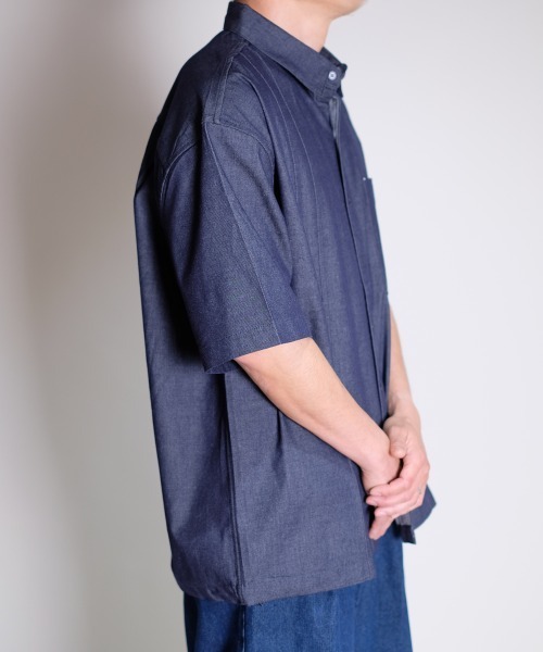 R.(rehacer)(アールドット(レアセル))の「R. : Wide Loose Light oz Denim S/S Shirt(シャツ/ブラウス・メンズ・インディゴブルー・MEDIUM/LARGE/X-LARGE)」の6枚目の写真