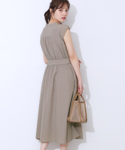 couture brooch（クチュールブローチ）の「【ドライタッチ・しわになりにくい・通勤】麻調シャツワンピース（ワンピース・レディース・ブルー/ブラウン系/ネイビー・38/36/42/40）」の15枚目の写真