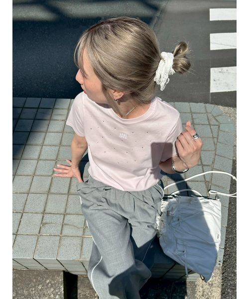 FURFUR(ファーファー)の「【WEB限定】ビジュー付きロゴ刺繍Tシャツ(Tシャツ/カットソー・レディース・ホワイト/ブラック/ピンク・FREE)」の17枚目の写真