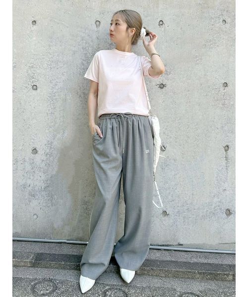 FURFUR(ファーファー)の「【WEB限定】ビジュー付きロゴ刺繍Tシャツ(Tシャツ/カットソー・レディース・ホワイト/ブラック/ピンク・FREE)」の19枚目の写真