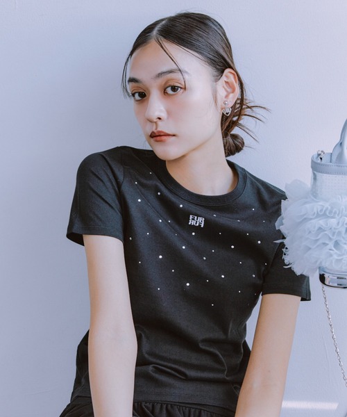 FURFUR(ファーファー)の「【WEB限定】ビジュー付きロゴ刺繍Tシャツ(Tシャツ/カットソー・レディース・ホワイト/ブラック/ピンク・FREE)」の1枚目の写真