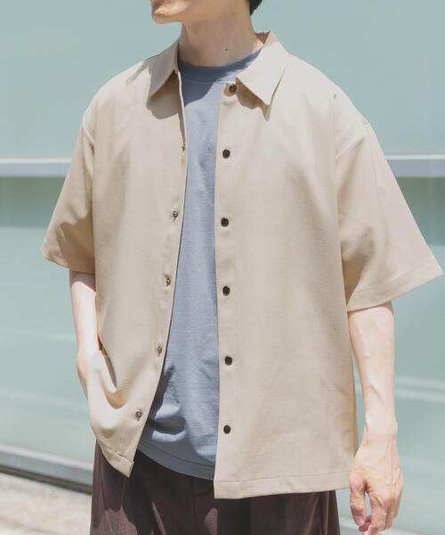 ITEMS URBANRESEARCH（アイテムズ アーバンリサーチ）の「2wayストレッチスナップ半袖シャツ（シャツ/ブラウス・メンズ・ベージュ/ネイビー/グレー/ブラック/ライトベージュ・MEDIUM/LARGE）」の3枚目の写真
