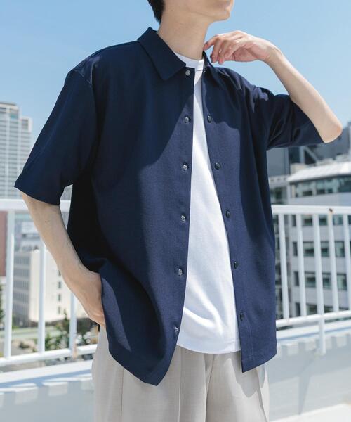 ITEMS URBANRESEARCH（アイテムズ アーバンリサーチ）の「2wayストレッチスナップ半袖シャツ（シャツ/ブラウス・メンズ・ベージュ/ネイビー/グレー/ブラック/ライトベージュ・MEDIUM/LARGE）」の5枚目の写真