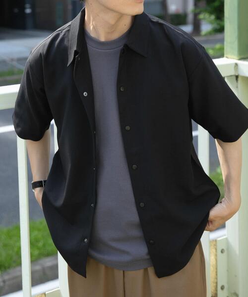 ITEMS URBANRESEARCH（アイテムズ アーバンリサーチ）の「2wayストレッチスナップ半袖シャツ（シャツ/ブラウス・メンズ・ベージュ/ネイビー/グレー/ブラック/ライトベージュ・MEDIUM/LARGE）」の8枚目の写真