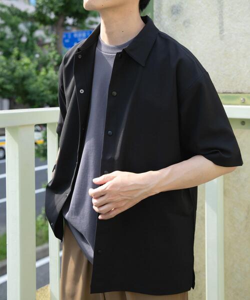 ITEMS URBANRESEARCH（アイテムズ アーバンリサーチ）の「2wayストレッチスナップ半袖シャツ（シャツ/ブラウス・メンズ・ベージュ/ネイビー/グレー/ブラック/ライトベージュ・MEDIUM/LARGE）」の10枚目の写真