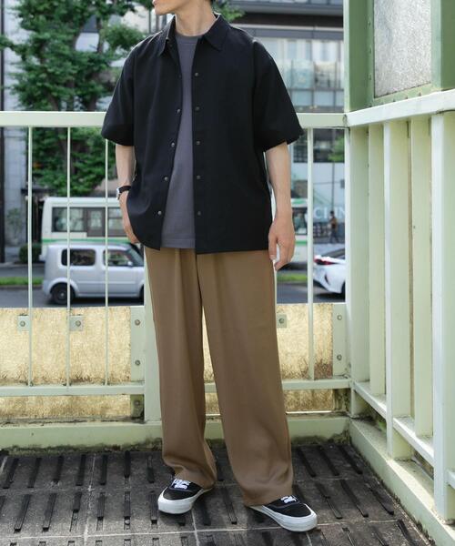 ITEMS URBANRESEARCH（アイテムズ アーバンリサーチ）の「2wayストレッチスナップ半袖シャツ（シャツ/ブラウス・メンズ・ベージュ/ネイビー/グレー/ブラック/ライトベージュ・MEDIUM/LARGE）」の11枚目の写真