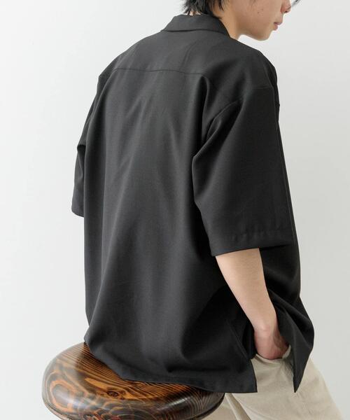 ITEMS URBANRESEARCH（アイテムズ アーバンリサーチ）の「2wayストレッチスナップ半袖シャツ（シャツ/ブラウス・メンズ・ベージュ/ネイビー/グレー/ブラック/ライトベージュ・MEDIUM/LARGE）」の13枚目の写真