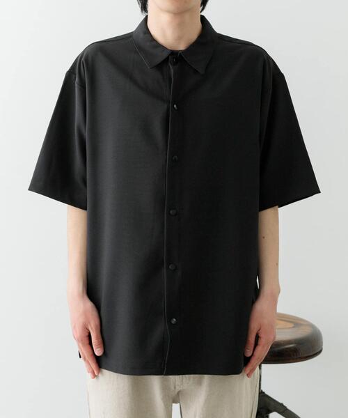 ITEMS URBANRESEARCH（アイテムズ アーバンリサーチ）の「2wayストレッチスナップ半袖シャツ（シャツ/ブラウス・メンズ・ベージュ/ネイビー/グレー/ブラック/ライトベージュ・MEDIUM/LARGE）」の18枚目の写真