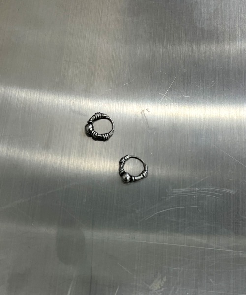 4INT.(フォイント)の「ワンタッチ デザイン フープ ピアス / サージカルステンレス316L (金属アレルギー対応)(ピアス(両耳用)・レディース・シルバー・FREE)」の2枚目の写真