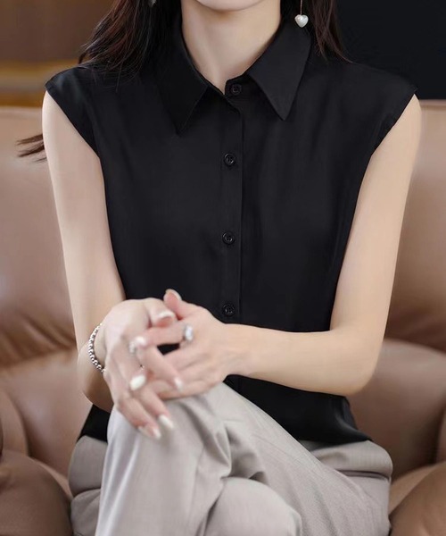 BLANC FICELLE(ブランフィセル)の「ノースリーブ シャツ(シャツ/ブラウス・レディース・ブルー/ブラック/ホワイト・S/M/L)」の2枚目の写真