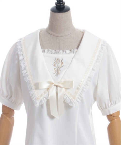 axes femme POETIQUE（アクシーズファムポエティック）の「リボン付チューリップ刺繍ブラウス（シャツ/ブラウス・レディース・キナリ/ネイビー/ラベンダー・MEDIUM）」の13枚目の写真