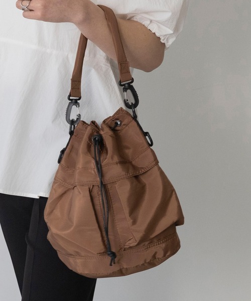 welleg(ウェレッグ)の「2way 巾着型ショルダーバッグ(ショルダーバッグ・レディース・ベージュ/ブラック/ホワイト/ブラウン/グリーン/グレー・フリー)」の19枚目の写真