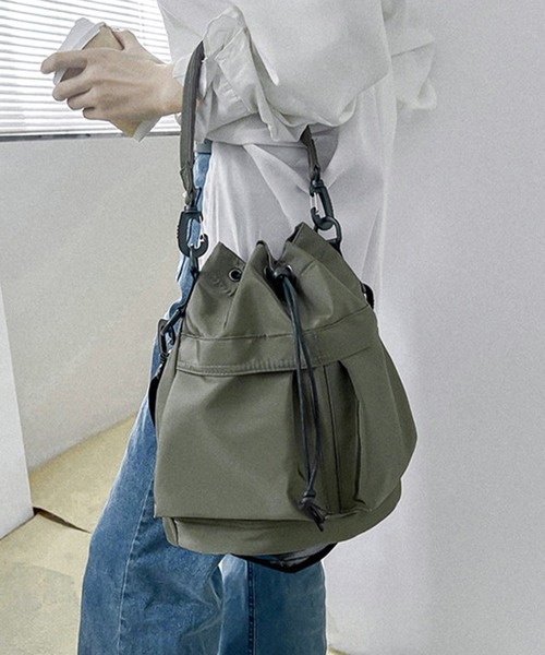 welleg(ウェレッグ)の「2way 巾着型ショルダーバッグ(ショルダーバッグ・レディース・ベージュ/ブラック/ホワイト/ブラウン/グリーン/グレー・フリー)」の15枚目の写真