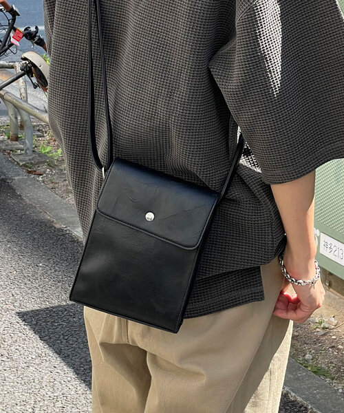 CIAOPANIC（チャオパニック）の「スクエアーショルダーバック（ショルダーバッグ・レディース・ブラウン/ブラック/カーキ・FREE）」の2枚目の写真