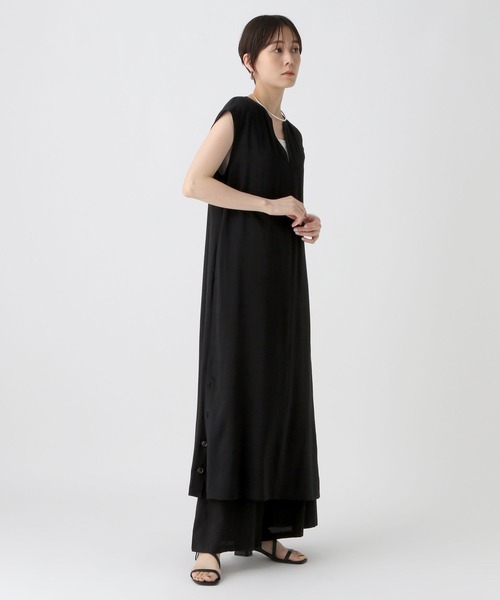 Elura(エルーラ)の「シャリサラサイドスリットワンピース〈低身長サイズあり〉/450251(ワンピース・レディース・ブラック/ベージュ/ダークブラウン・FREE/FREE(S))」の21枚目の写真