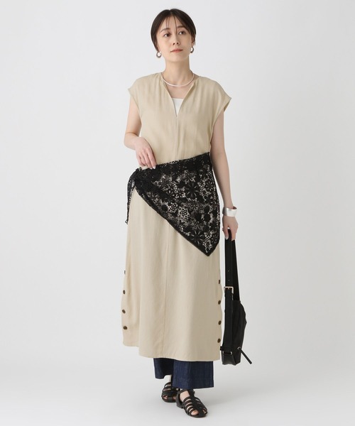 Elura(エルーラ)の「シャリサラサイドスリットワンピース〈低身長サイズあり〉/450251(ワンピース・レディース・ブラック/ベージュ/ダークブラウン・FREE/FREE(S))」の19枚目の写真