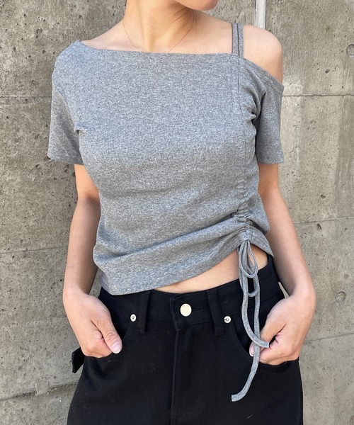 ROGER AND RAW(ロジャーアンドロウ)の「ワンショルダー半袖ドロストトップス(Tシャツ/カットソー・レディース・ホワイト/ブラック/グレー/杢グレー/カーキ・FREE)」の4枚目の写真