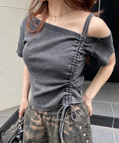 ROGER AND RAW(ロジャーアンドロウ)の「ワンショルダー半袖ドロストトップス(Tシャツ/カットソー・レディース・ホワイト/ブラック/グレー/杢グレー/カーキ・FREE)」の1枚目の写真
