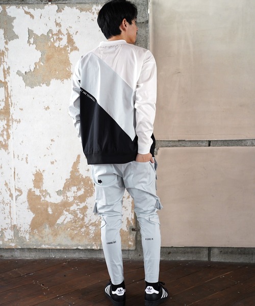 LUXE/R GOLF（ラグジュ ゴルフ）の「(RM)【LUXE/R GOLF】ストレッチ クロス 切り替え 配色 モックネック プルオーバー シャツ（スウェット・メンズ・ベージュ系/ブラック系/ホワイト系・L/XL/M）」の6枚目の写真