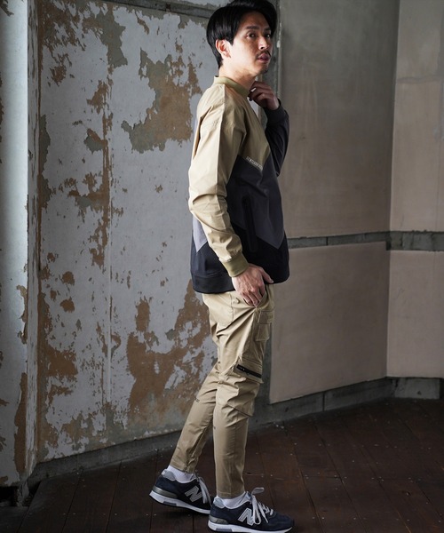 LUXE/R GOLF（ラグジュ ゴルフ）の「(RM)【LUXE/R GOLF】ストレッチ クロス 切り替え 配色 モックネック プルオーバー シャツ（スウェット・メンズ・ベージュ系/ブラック系/ホワイト系・L/XL/M）」の22枚目の写真