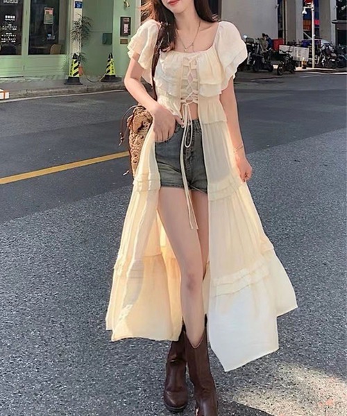 GLAMOROUS JANE(グラマラスジェーン)の「オフショルティアードフリルロングチュニック(シャツ/ブラウス・レディース・アイボリー・M/L)」の2枚目の写真