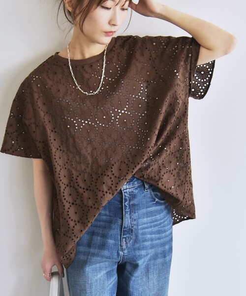quaranciel(カランシエル)の「quaranciel:〈手洗い可能〉フラワー 刺繍 アイレット ハーフスリーブ プルオーバー(シャツ/ブラウス・レディース・ホワイト/ブラウン/ブラック・ONE SIZE)」の6枚目の写真