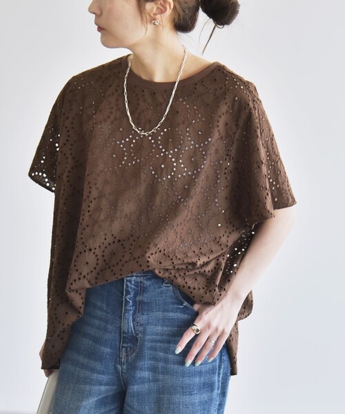 quaranciel(カランシエル)の「quaranciel:〈手洗い可能〉フラワー 刺繍 アイレット ハーフスリーブ プルオーバー(シャツ/ブラウス・レディース・ホワイト/ブラウン/ブラック・ONE SIZE)」の9枚目の写真