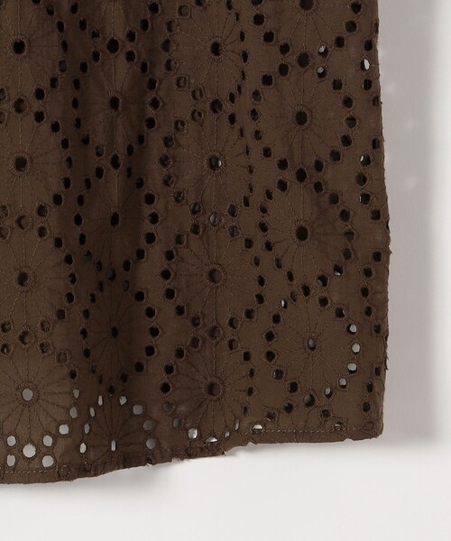 quaranciel(カランシエル)の「quaranciel:〈手洗い可能〉フラワー 刺繍 アイレット ハーフスリーブ プルオーバー(シャツ/ブラウス・レディース・ホワイト/ブラウン/ブラック・ONE SIZE)」の14枚目の写真